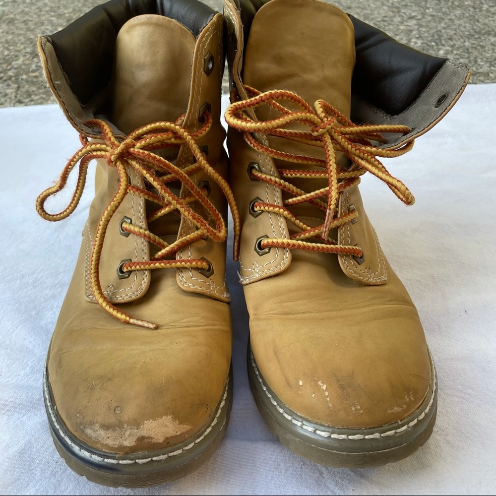 combat boots